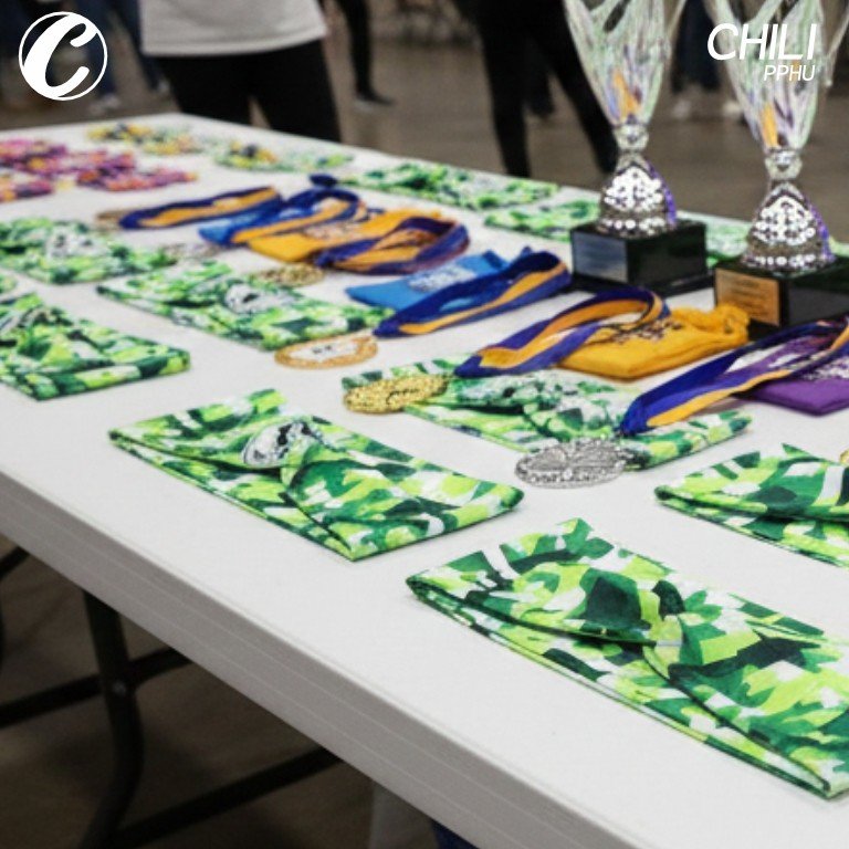 zakrecona-opaska-na-glowe-(6)